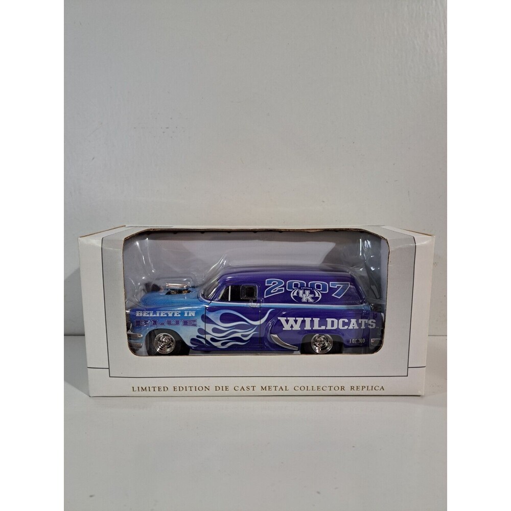 NIB SpecCast Die Cast University of Kentucky (UK) Football 1954 Chevrolet Wagon